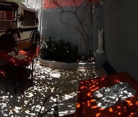 Aquarium Guest house